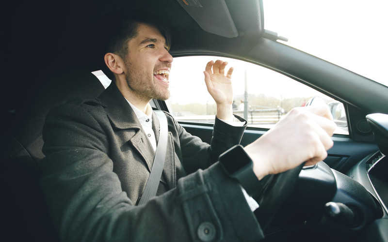 Drivers face £5,000 fine for singing too loudly