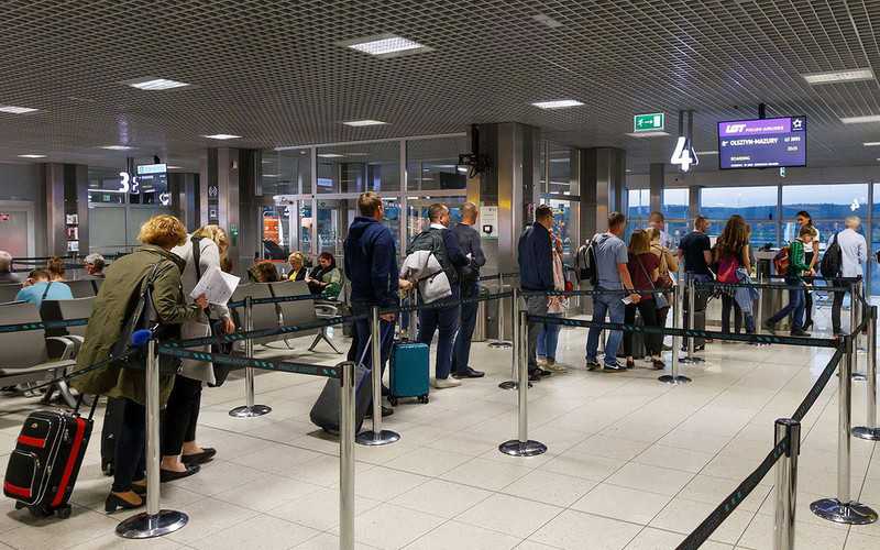Kraków Airport: Passengers check-in themselves in a few seconds