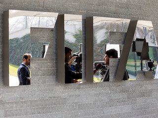 Media o zatrzymaniach działaczy FIFA: Nareszcie