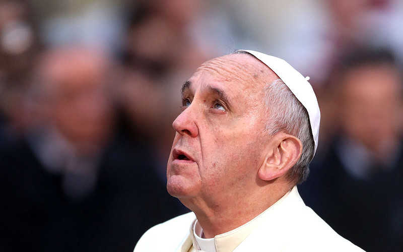 Papież zniósł tajemnicę papieską w sprawach nadużyć seksualnych 