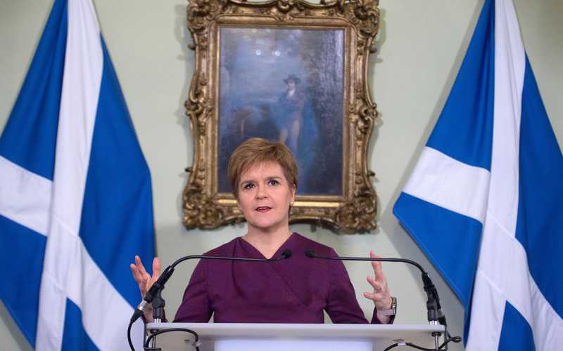 Scottish independence: Sturgeon requests powers for referendum