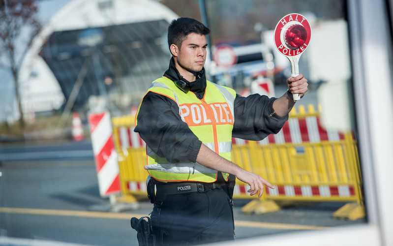 Niemcy: 11 imigrantów znaleziono w ciężarówce chłodni