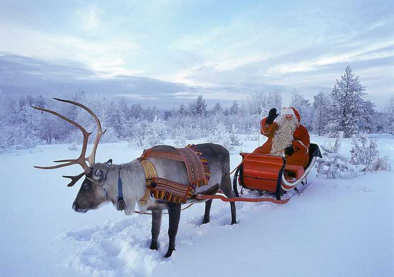 Święty Mikołaj wyruszył z Rovaniemi w podróż z prezentami 