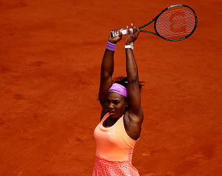 Serena Williams beats Sara Errani to reach French Open semis - as it happened