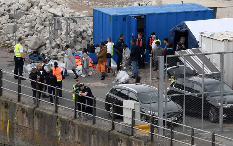Francja: Straż przybrzeżna uratowała 31 migrantów. Próbowali dostać się do UK