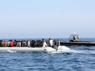 Trwa wielka operacja ratowania 3 tys. imigrantów u brzegów Libii