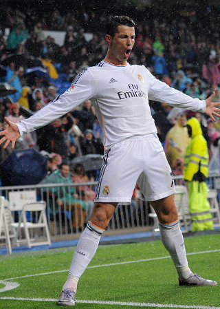 "Złoty But" - Ronaldo z trofeum, Lewandowski 23.