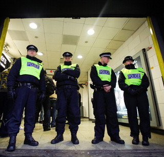 Czy brytyjska policja poprawia sobie statystyki?