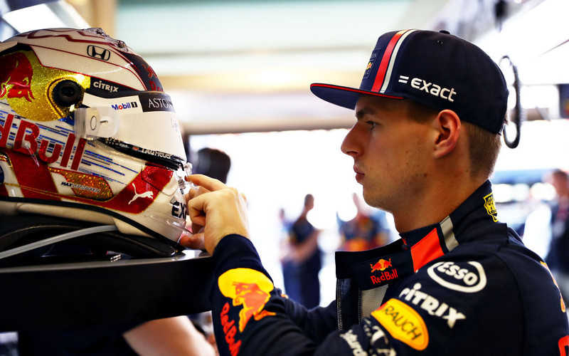 Verstappen signs new three-year deal with Red Bull