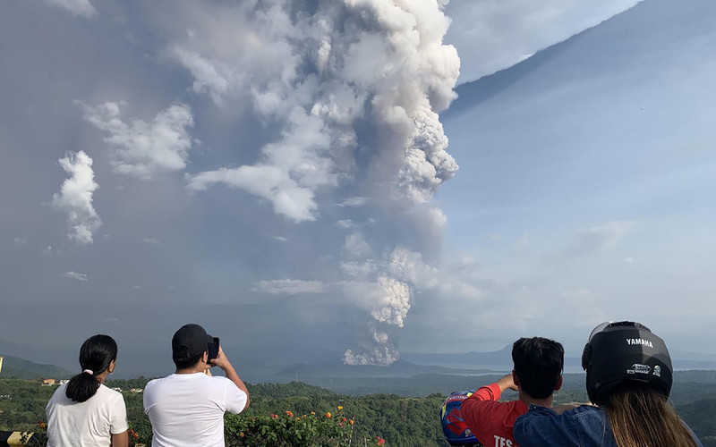 Wybuch wulkanu na Filipinach. Ewakuowano mieszkańców i turystów