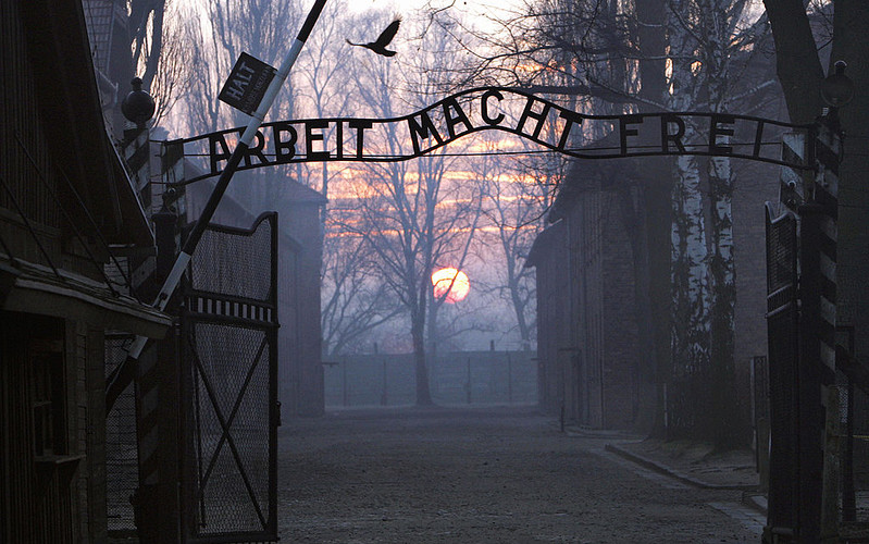 Londyn przekazuje £300 tys. na Fundację Auschwitz-Birkenau
