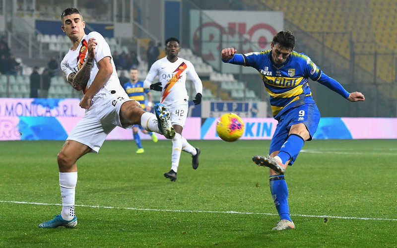 Roma beats Parma 2-0 to reach quarterfinal against Juventus