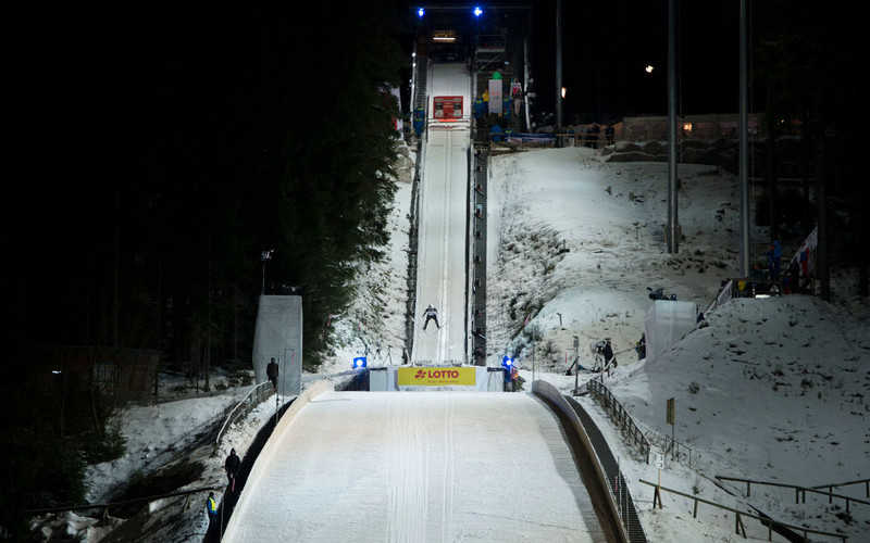 FIS Ski Jumping in Titisee-Neustadt: Fight for extra money