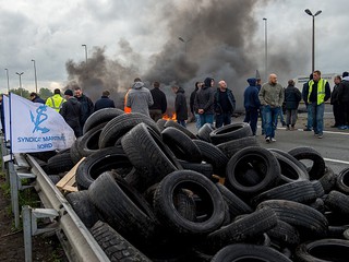 Port w Calais zamknięty. Strajkują pracownicy