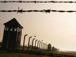 Two Englishmen tried to steal things from Auschwitz