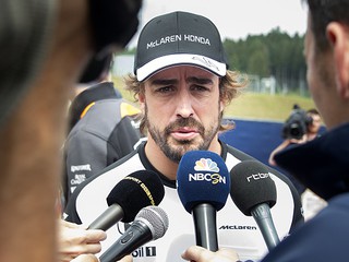 Po kraksie Alonso McLaren ogranicza testy