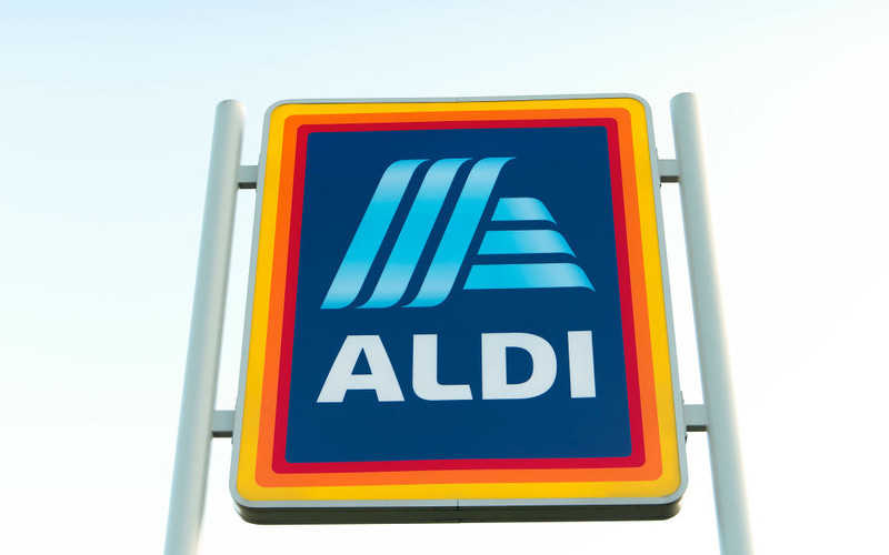Thousands of Aldi workers to get above minimum wage pay rise