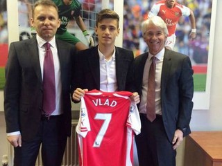 Arsenal sign Romania Under-16 captain Vlad Dragomir for £71,000