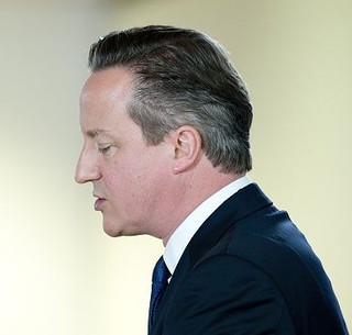 Brytyjski premier zwołuje nadzwyczajne posiedzenie sztabu ws. zamachów
