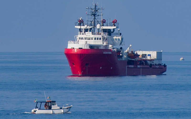 400 migrantów ze statku Ocean Viking trafi do Włoch