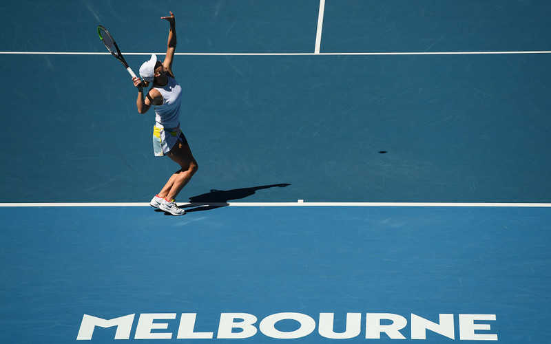 Australian Open: Simona Halep and Garbine Muguruza reach semi-finals