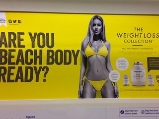 Reklama "plażowego ciała" nie jest ani obraźliwa, ani nieodpowiedzialna