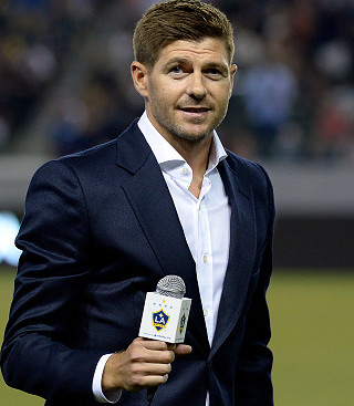 Gerrard zamieszkał w Kalifornii w luksusowej willi w Beverly Hills