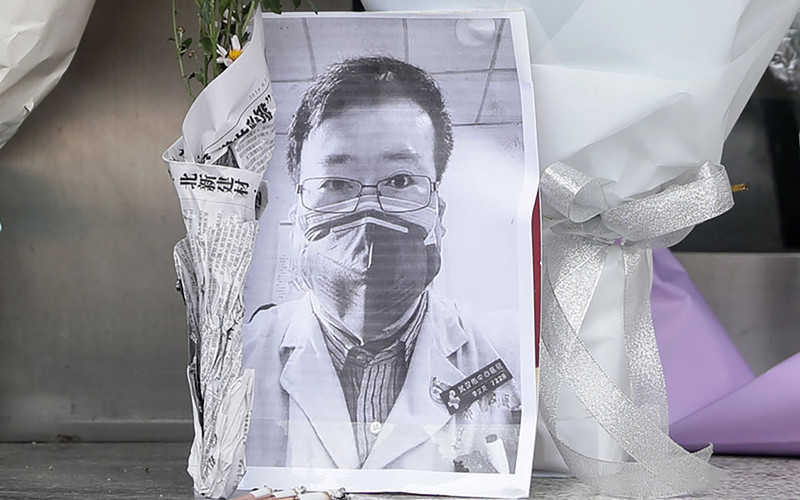 Li Wenliang: Coronavirus kills Chinese whistleblower doctor