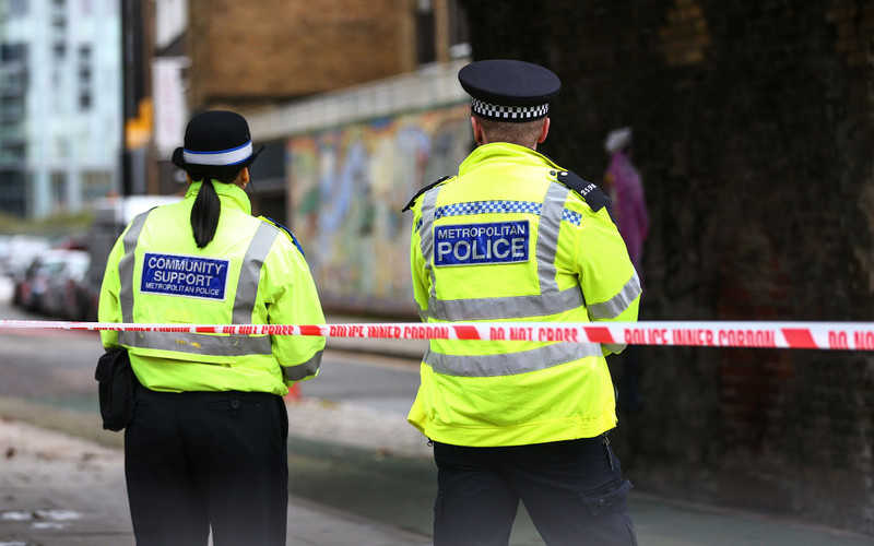 Brytyjczycy nie ufają już policji i nie zgłaszają przestępstw