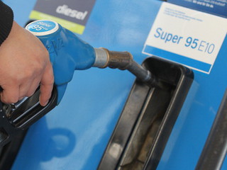 Brytyjskie testy: Biopaliwo niszczy samochody