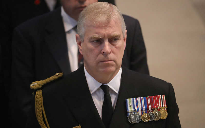 Uwikłany w skandal książę Andrzej wstrzymuje swój awans wojskowy