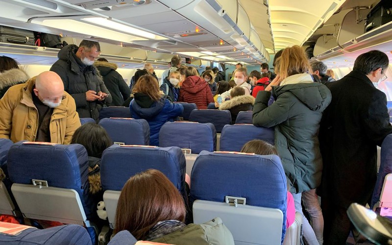 Coronavirus latest: Plane carrying 200 Britons headed to UK from China