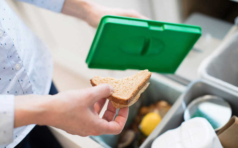 Brytyjskie gminy wprowadzą obowiązkowy recykling resztek jedzenia