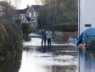 Londyn może być "całkowicie zalany deszczem"