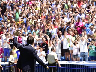 Iker Casillas waves goodbye to Real Madrid on emotional farewell day at the Bernabeu 