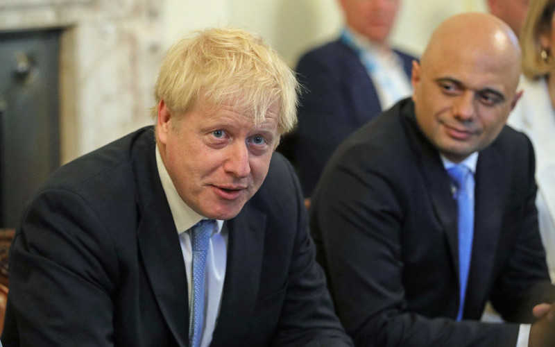 Brytyjskie media: Wymuszenie rezygnacji Javida to ryzykowny ruch Johnsona
