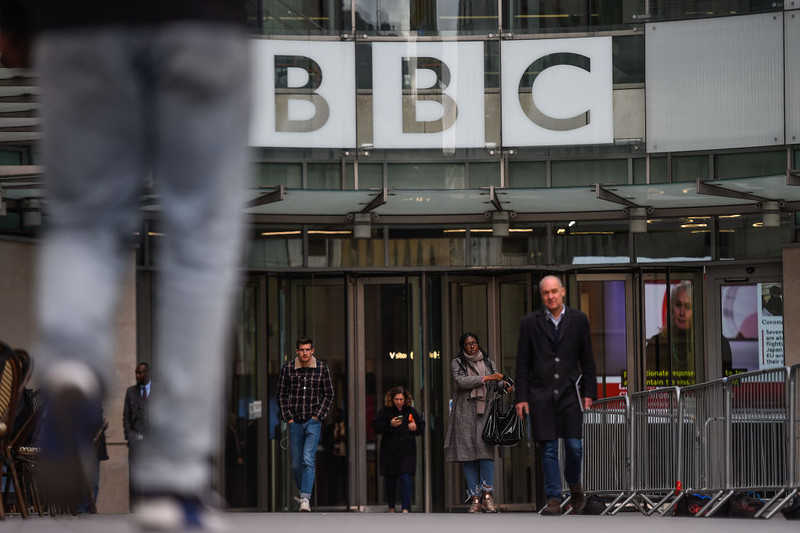 Downing Street 'vows to abolish BBC licence fee' amid ongoing row