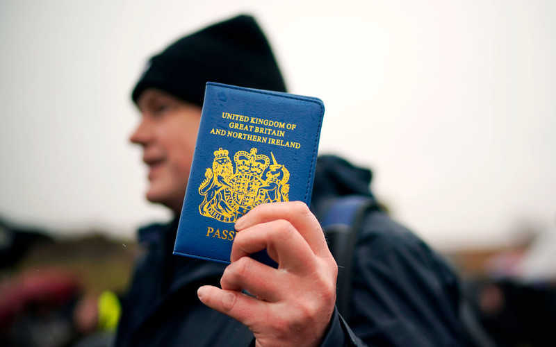 The media reminds that new passports will be produced in Poland
