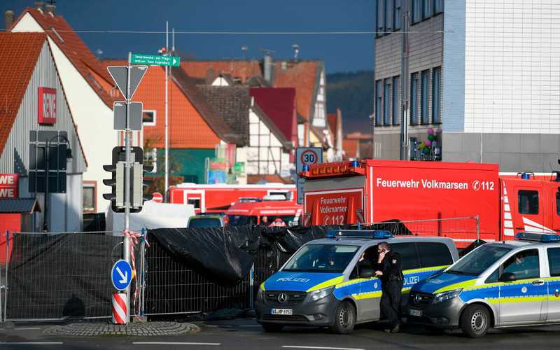 Niemcy: 52 osoby ranne po tym, jak samochód wjechał w pochód karnawałowy