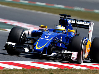 Sauber retain Marcus Ericsson and Felipe Nasr for 2016