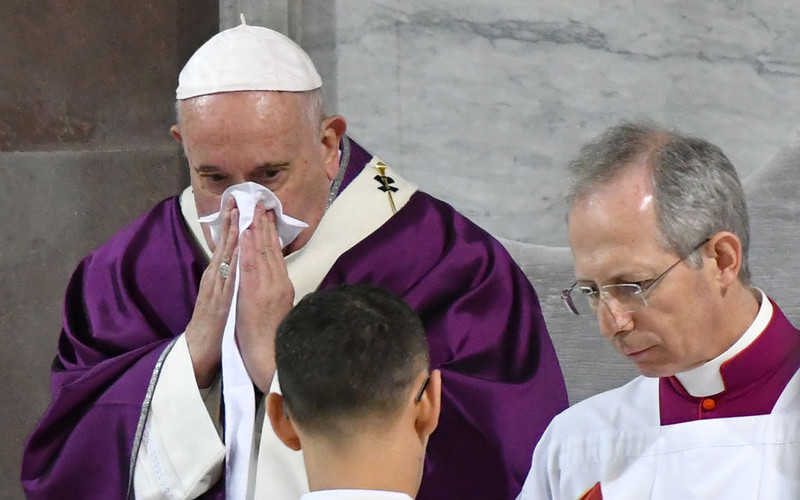 Tajemnicza choroba papieża Franciszka. Wczoraj modlił się za zarażonych koronawirusem