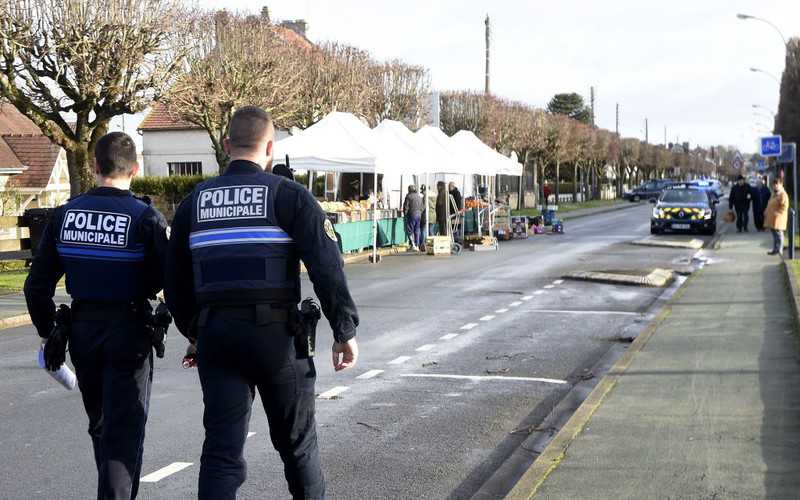 Francja: Rośnie liczba zakażonych Covid-19. Już 130 potwierdzonych przypadków
