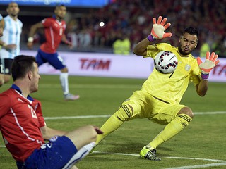 Sergio Romero: Manchester United sign Argentina goalkeeper