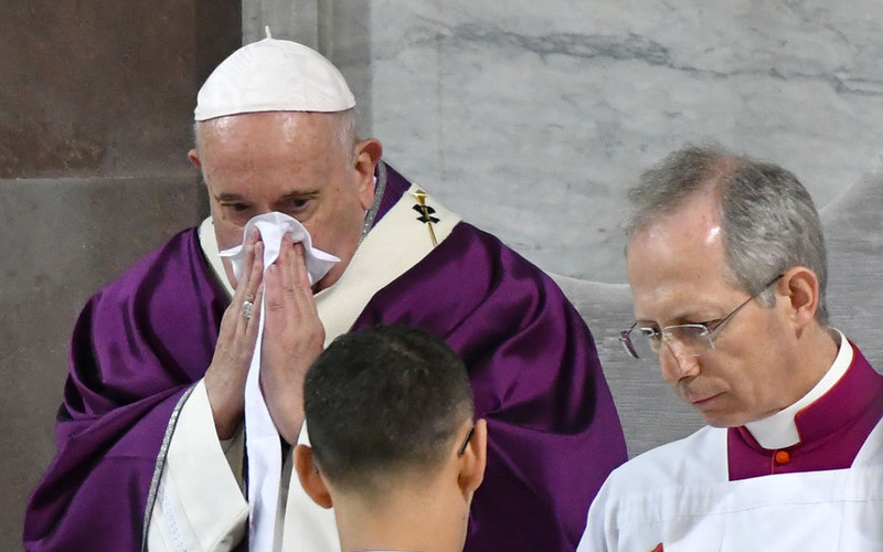 Pope tests negative for coronavirus, Italy report says