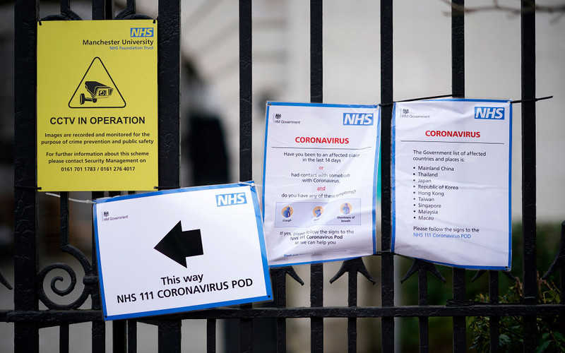 Brytyjski rząd ostrzega przed "ciężkimi tygodniami" w walce z koronawirusem