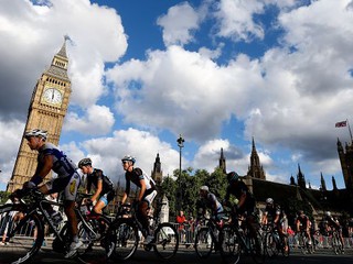 Thousands take part in RideLondon festival