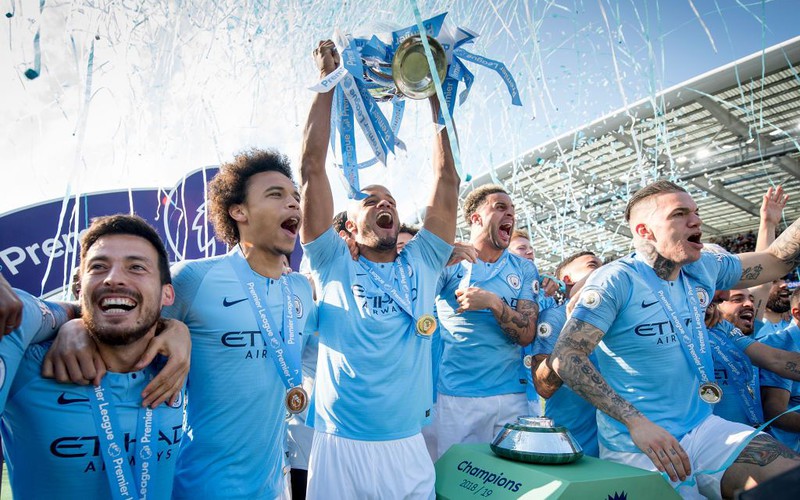 Manchester City podarował jedzenie i kwiaty