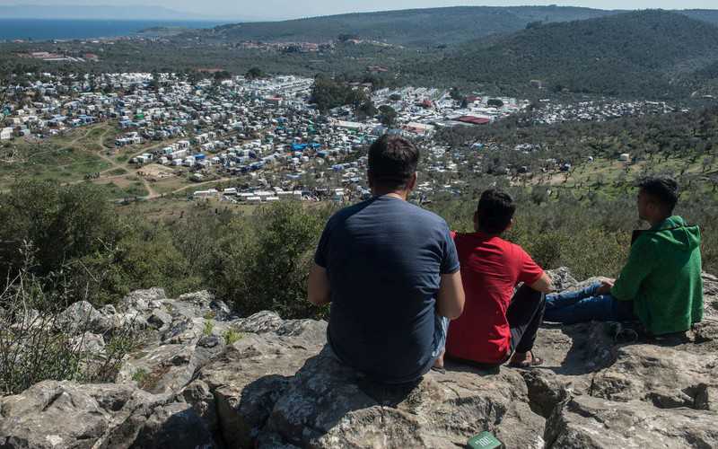 Migrants on Greek islands to be offered €2,000 to go home