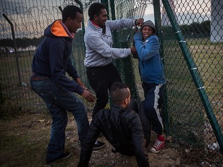 Kryzys w Calais trwa. "Sytuacja w Eurotunelu wciąż nie do zaakceptowania"