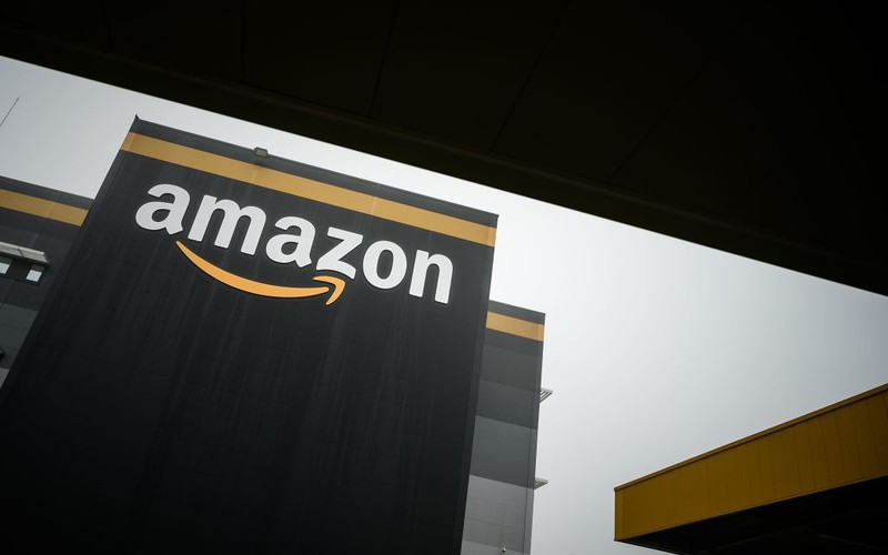 Amazon: Staff told to work overtime as virus spikes demand